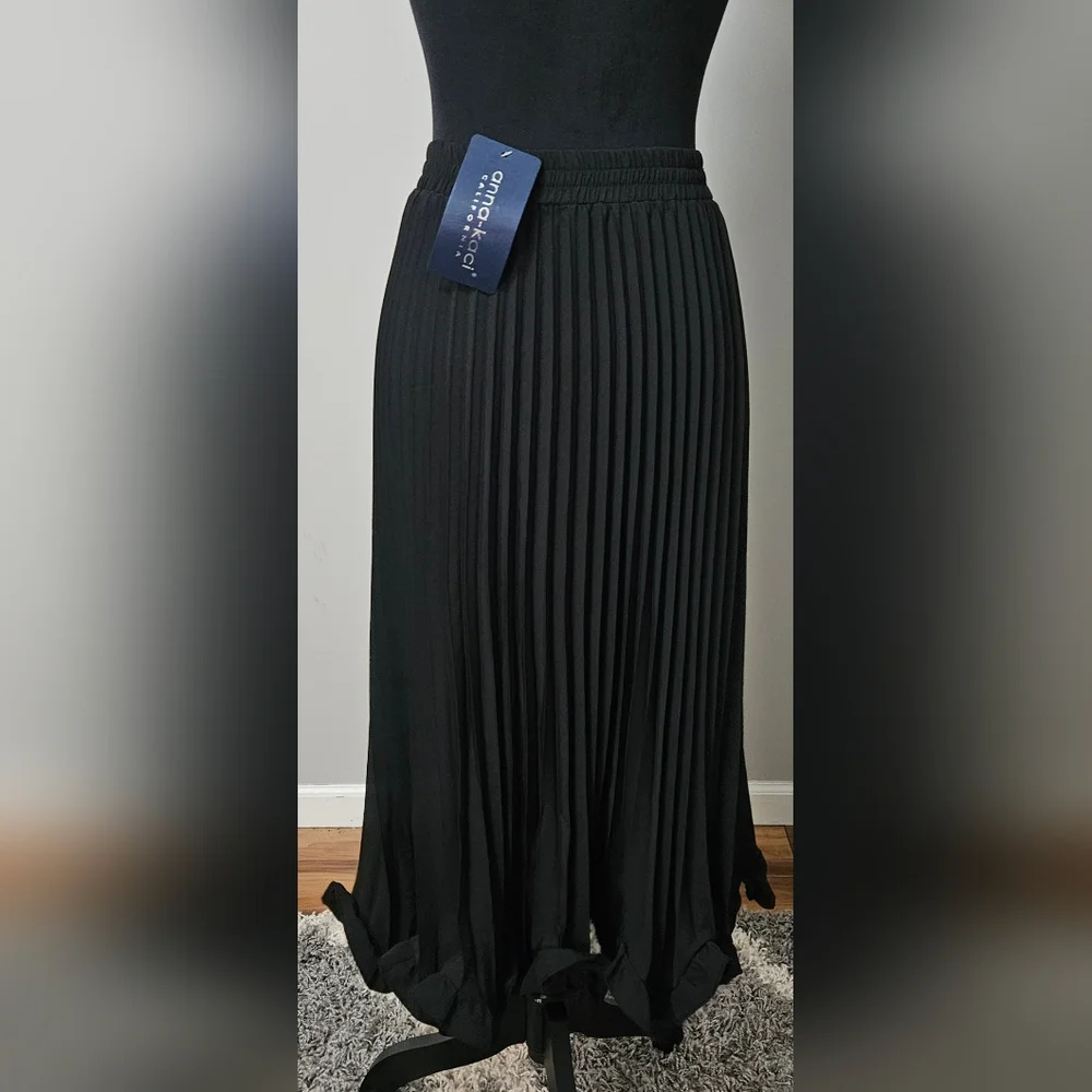 Black Pleated Asymmetrical Ruffle Hem Skirt- Size S - Picture 2 of 2